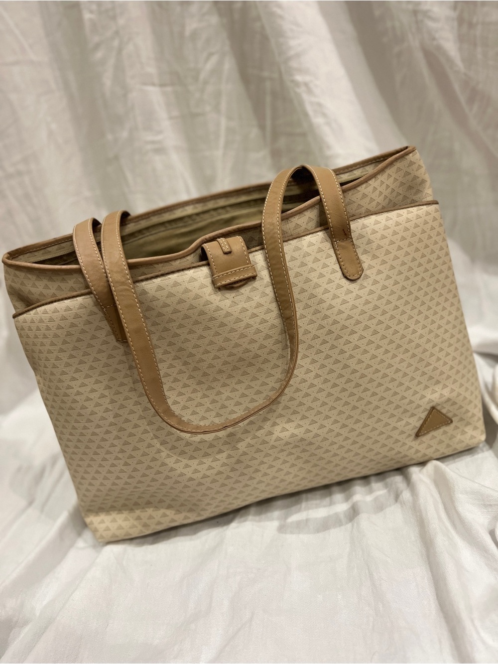 Liz Claiborne Vintage Beige Triangle Logo Tote Bag Tan Shoulder Purse Y2K Office